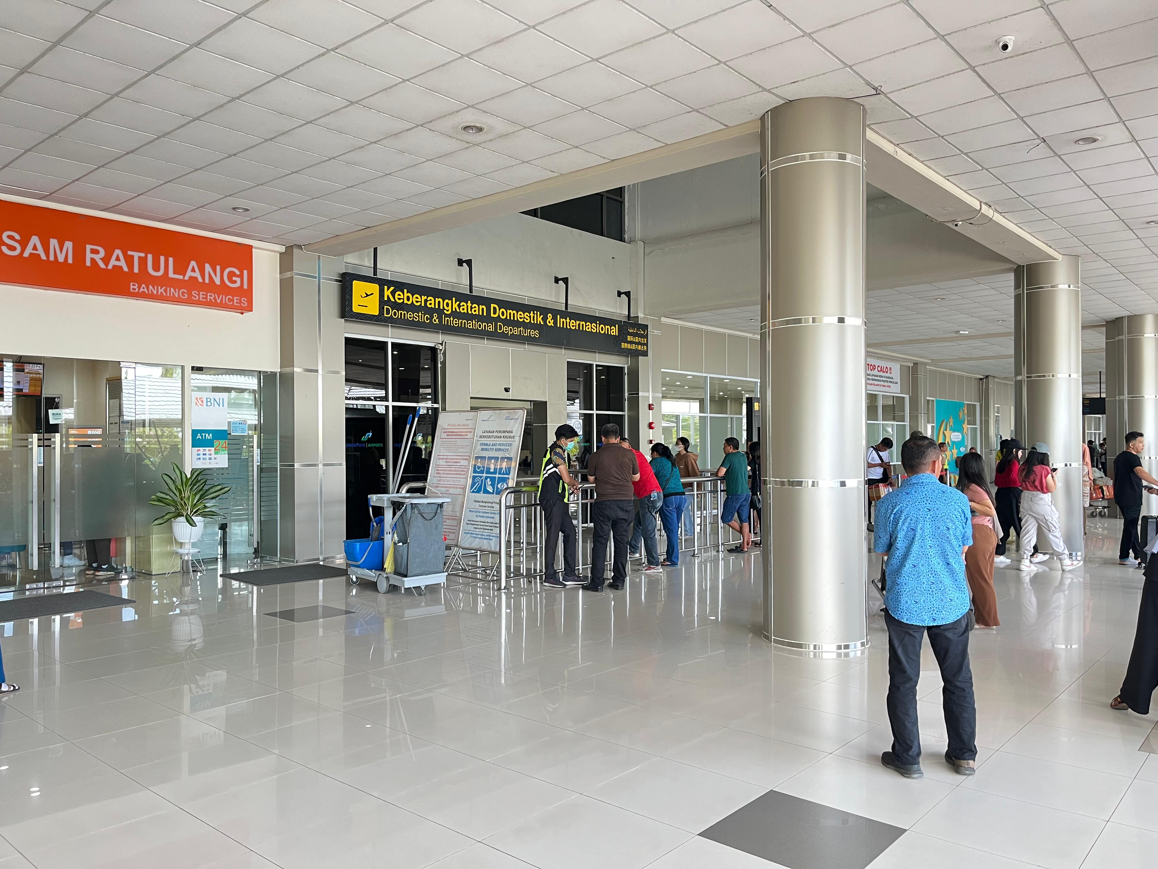 Gambar Artikel Operasional Bandara Sam Ratulangi Kembali Normal