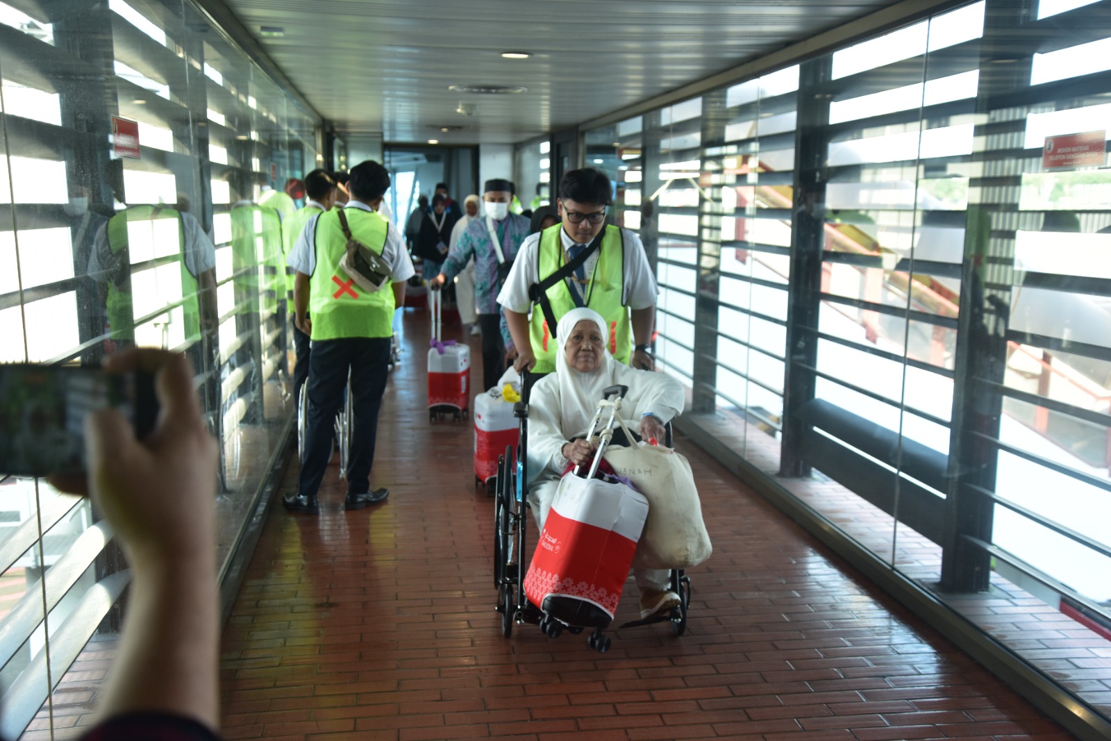 Gambar Artikel Kloter I Jemaah Haji Mendarat di Bandara Soekarno Hatta