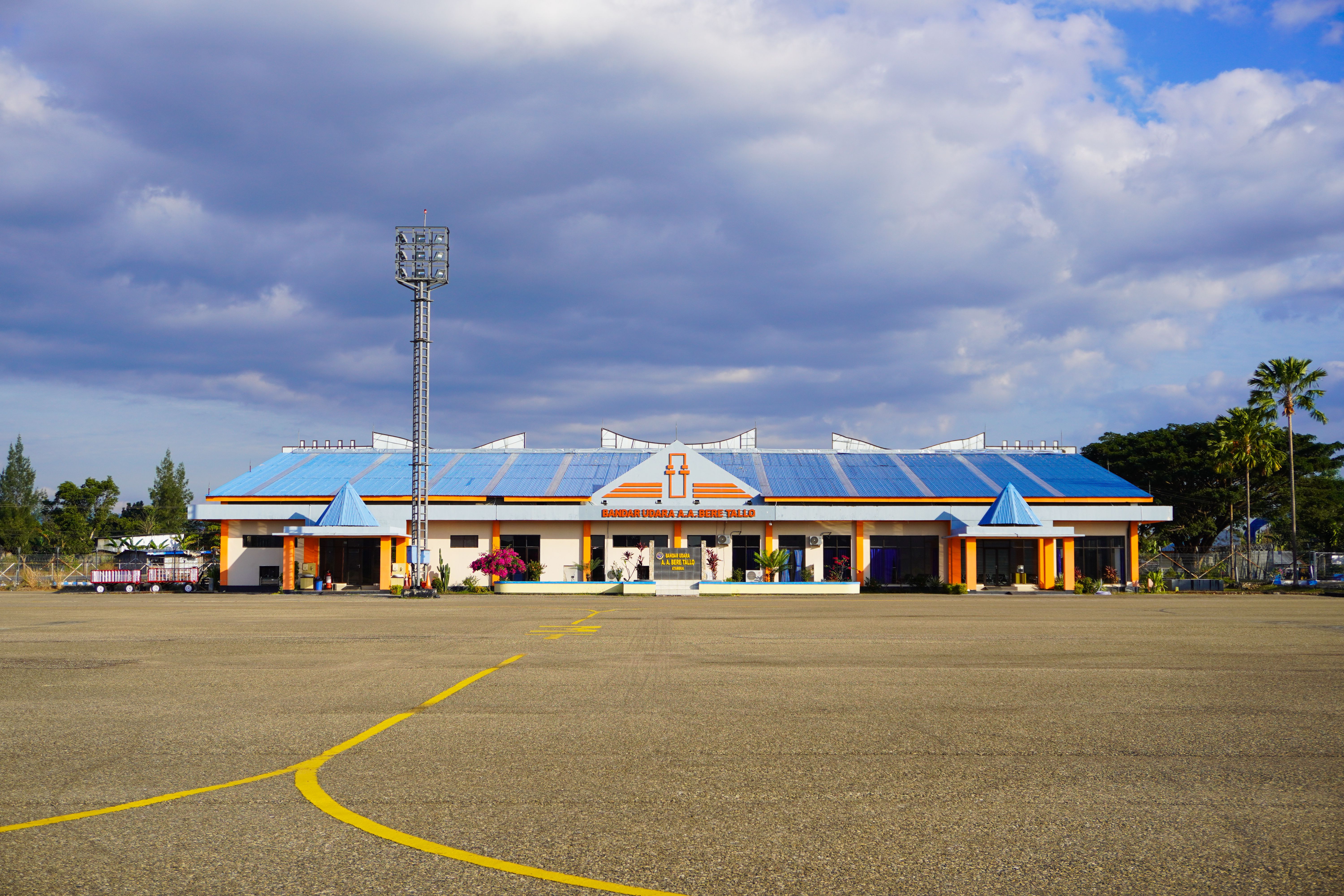 Foto Bandara Gedung Terminal (sisi udara)