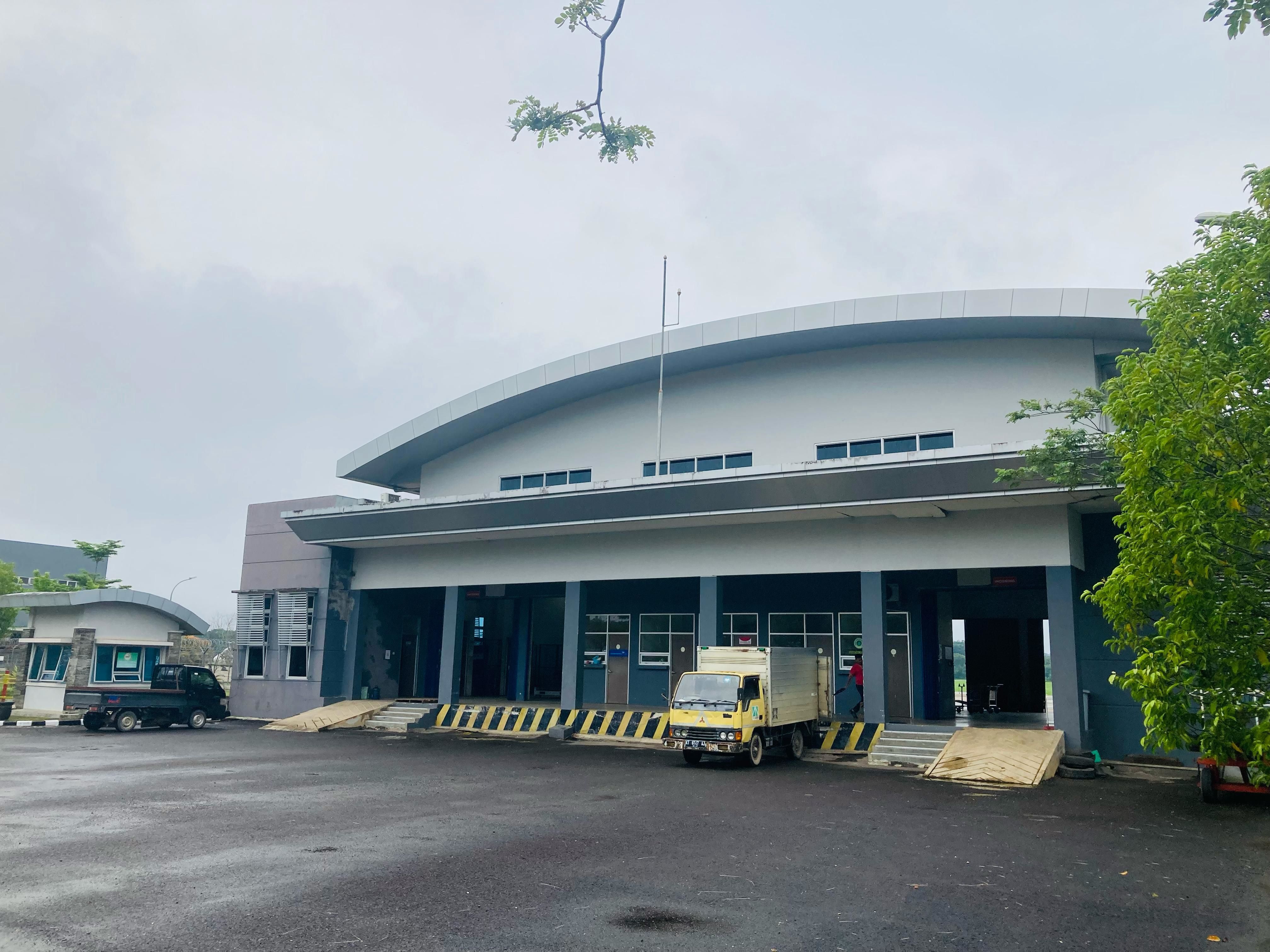 Foto Bandara Gedung Kargo Bandara Kalimarau