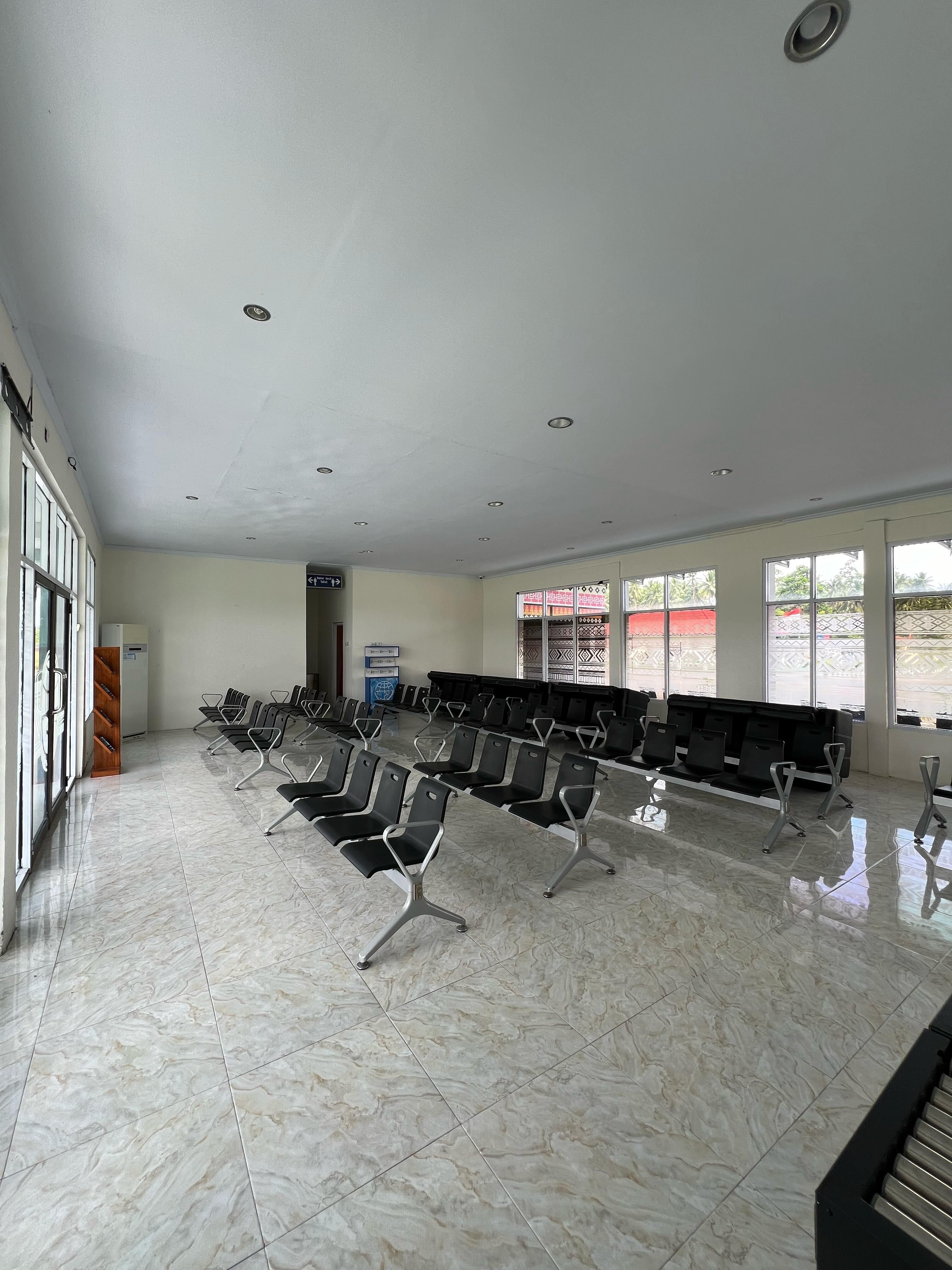 Foto Bandara Ruang tunggu keberangkatan UPBU Naha