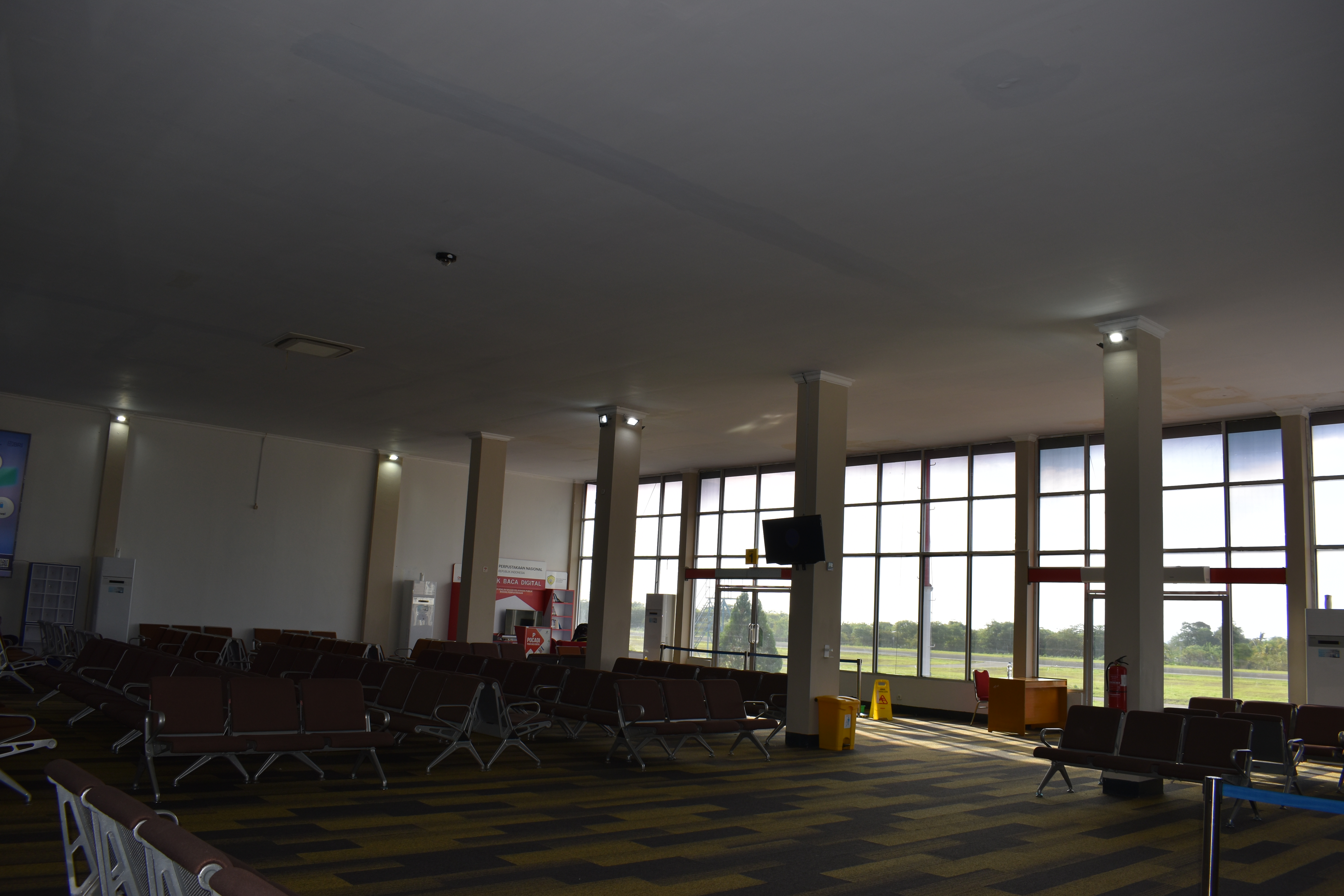 Foto Bandara Ruang Tunggu Keberangkatan