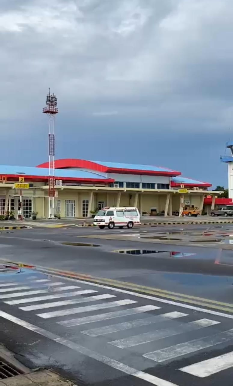Foto Bandara Terminal tampak dari arah apron