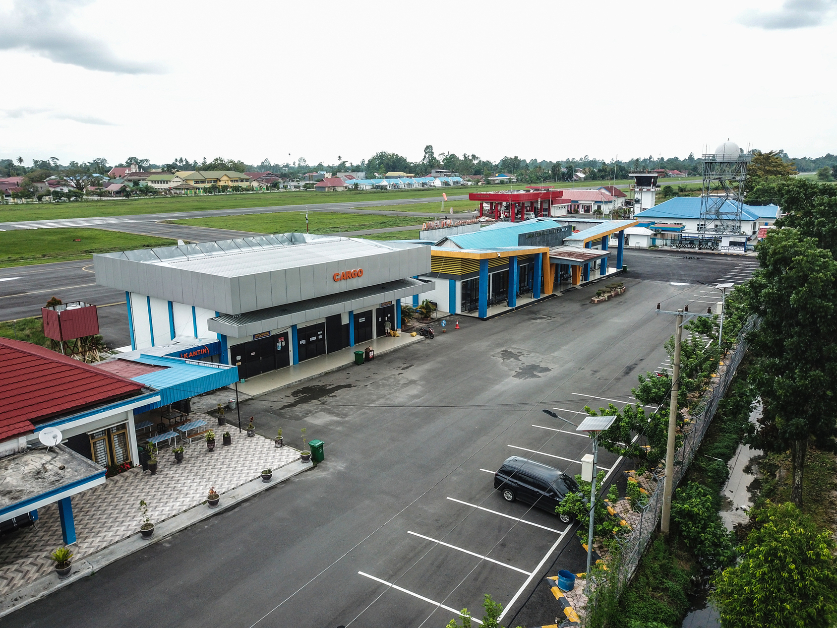 Foto Bandara BANGUNAN DI SISI DARAT BANDARA