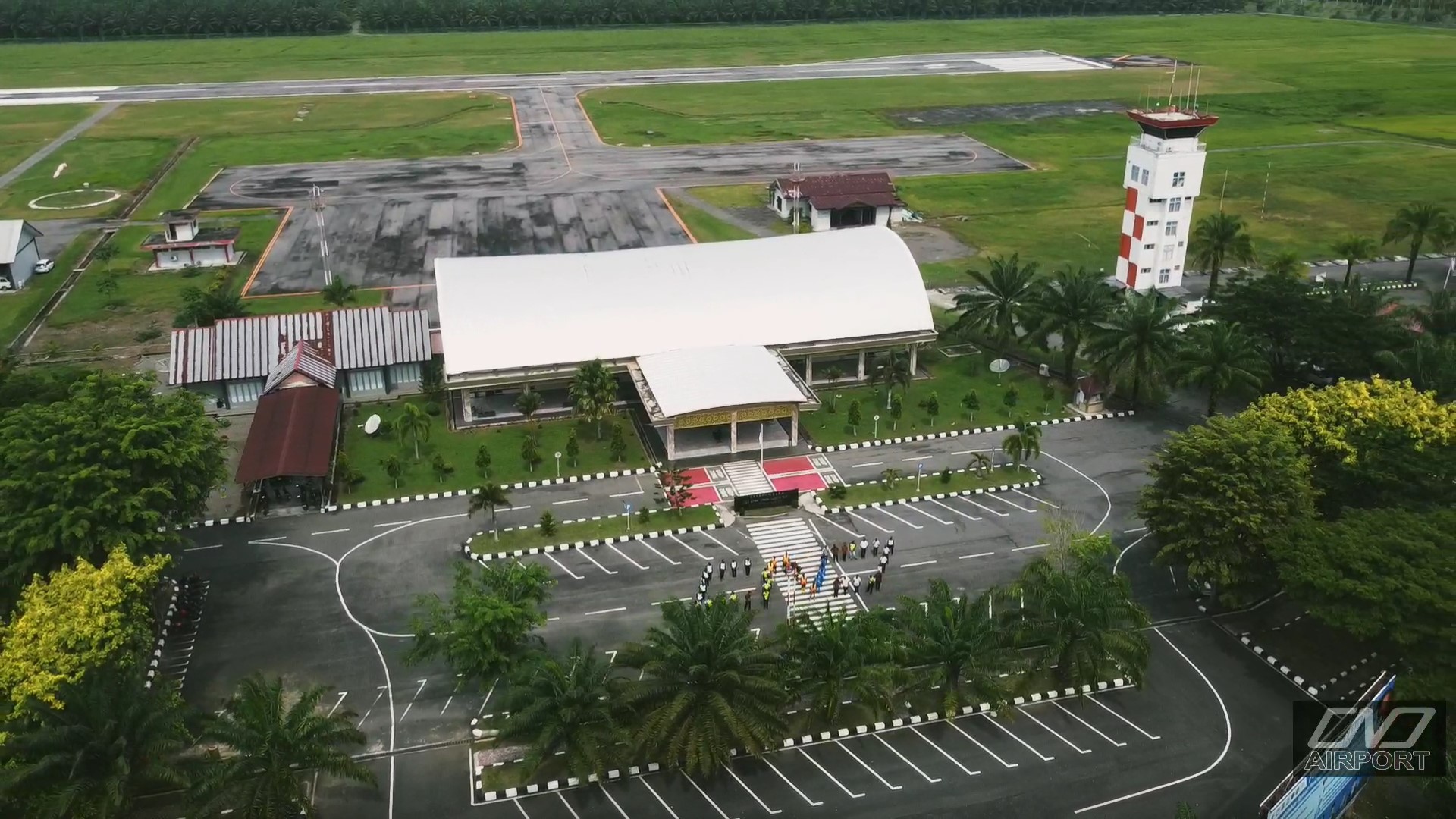 Foto Bandara FOTO TERMINAL DARI SISI UDARA