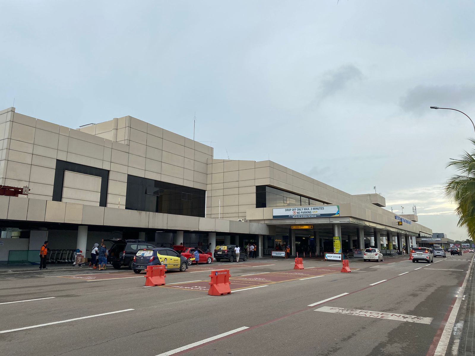 Foto Bandara BANDAR UDARA INTERNASIONAL HANGNADIM - BATAM
