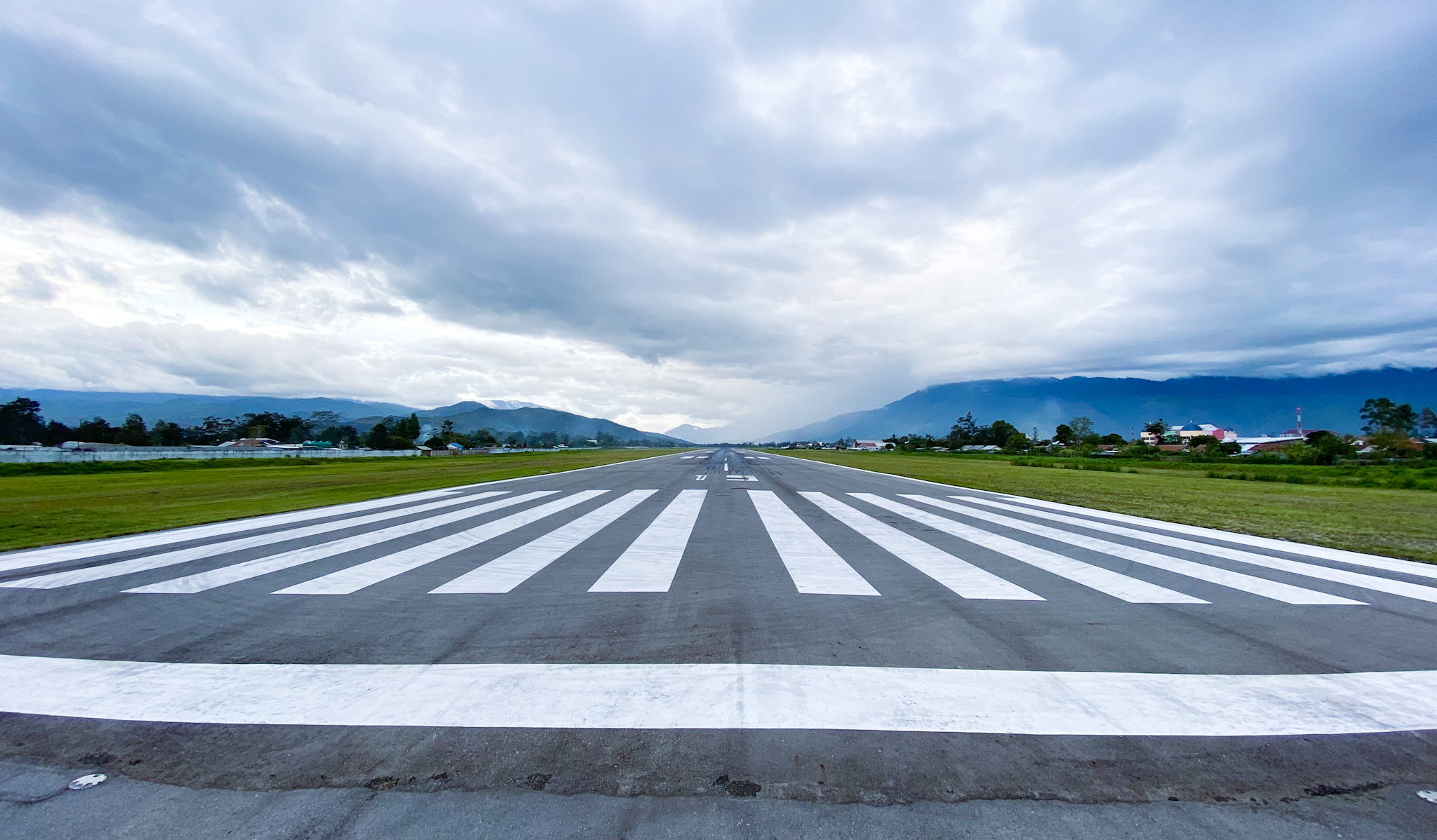 Foto Bandara Runway Bandar Udara Wamena