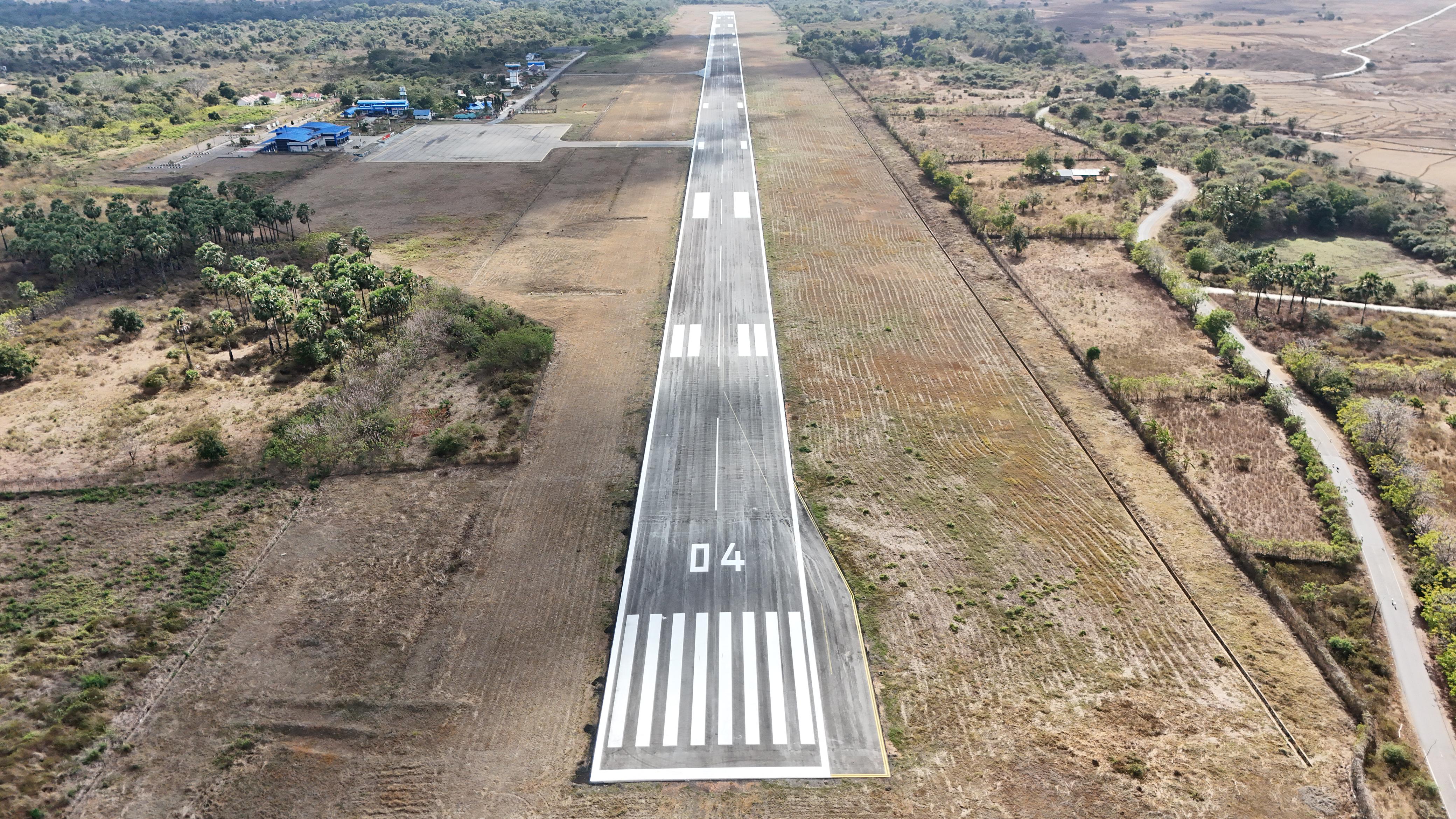 Foto Bandara THRESHOLD RWY 04