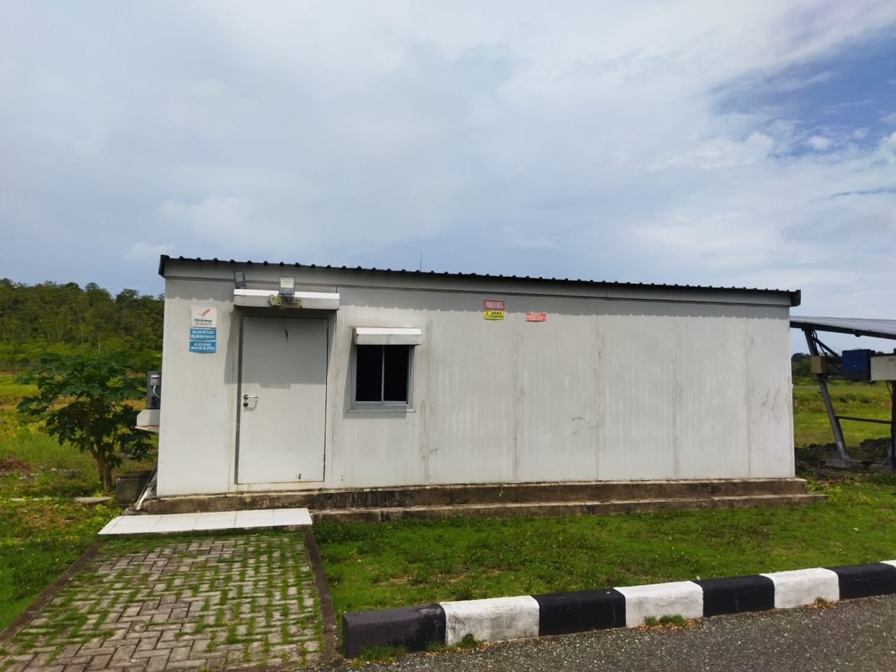 Foto Bandara Gedung Shelter - Kantor UPBU Maratua