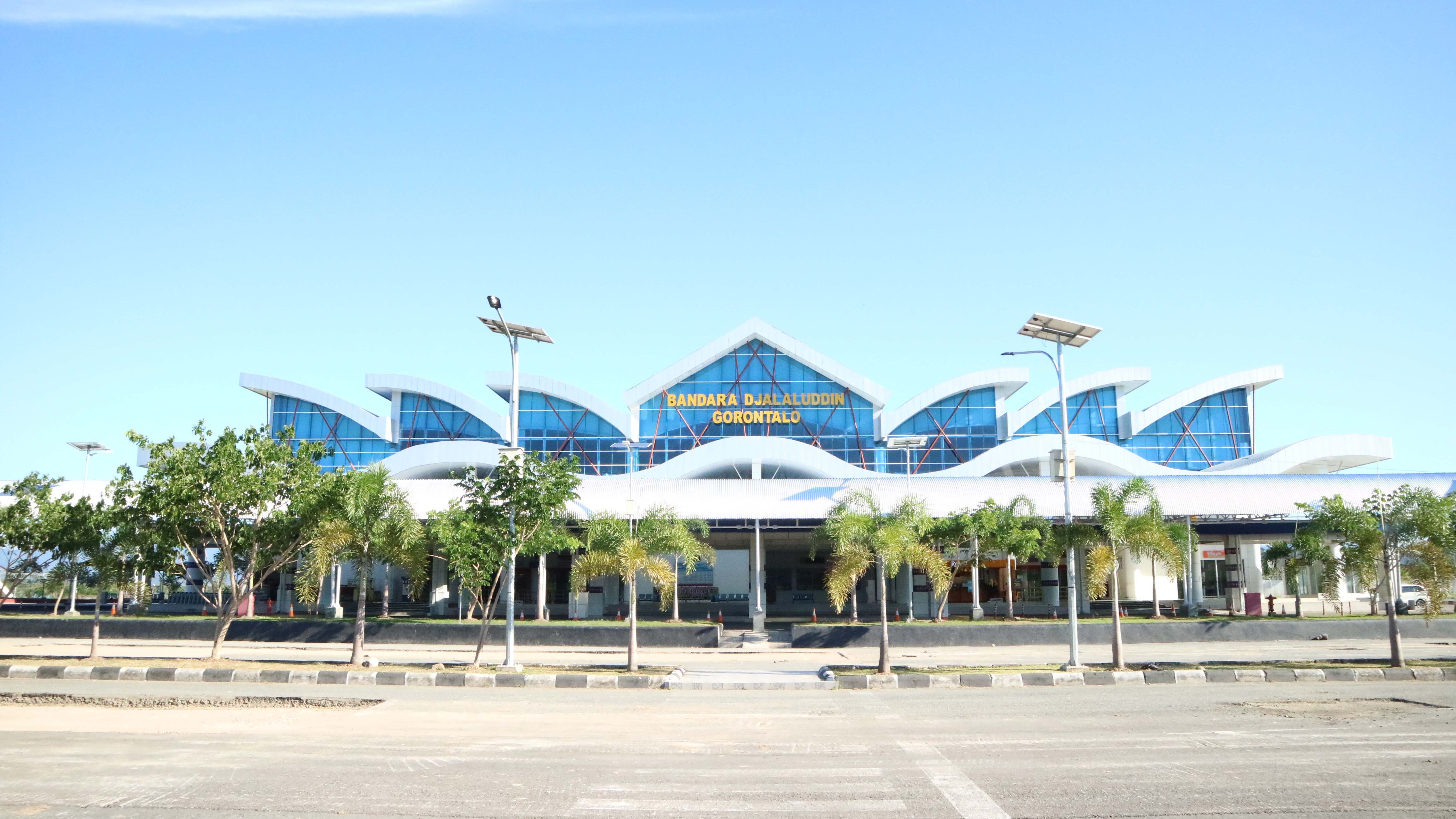 Foto Bandara Terminal Bandara Tampak Depan