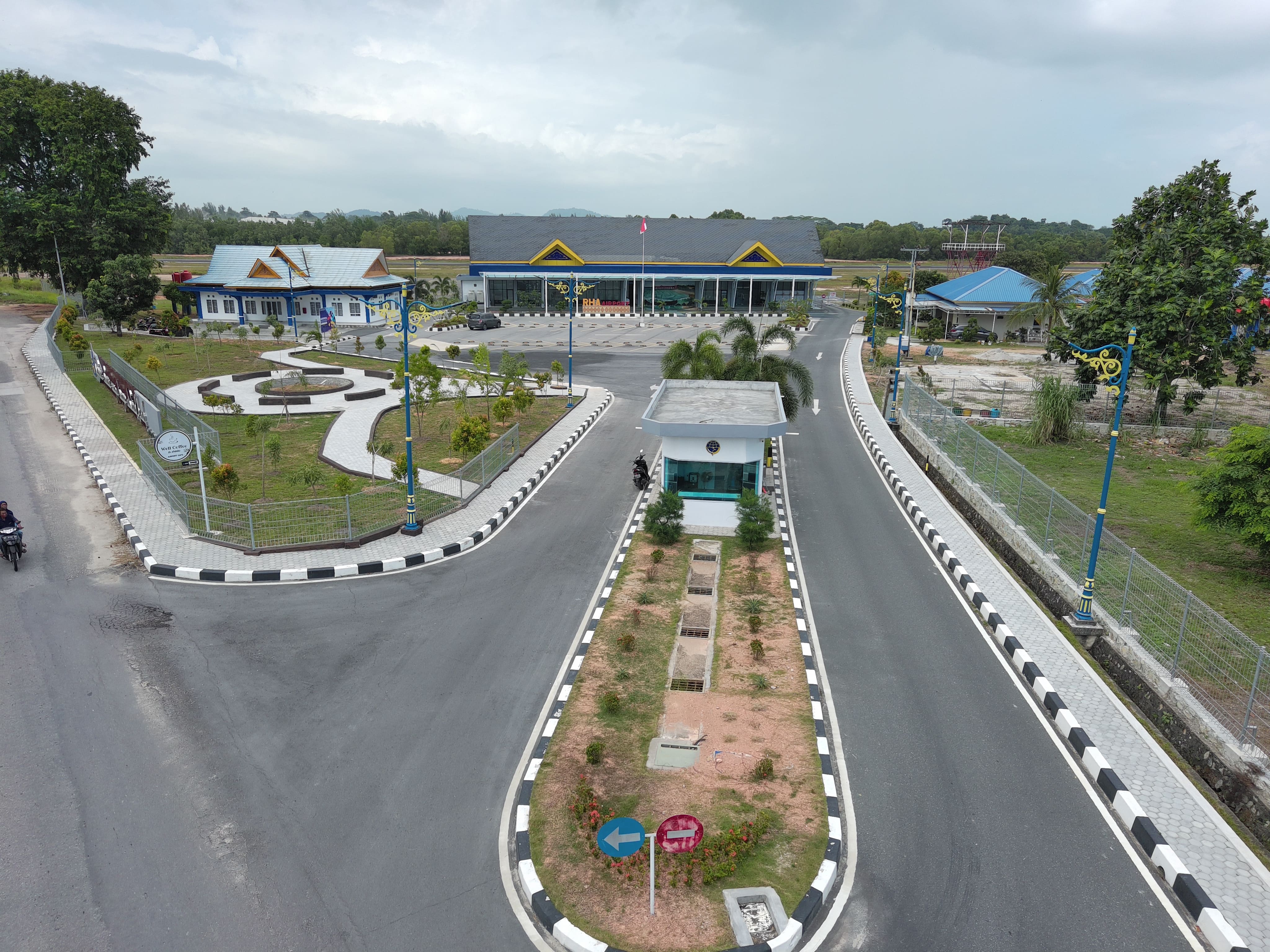Foto Bandara Jalan Akses Bandara