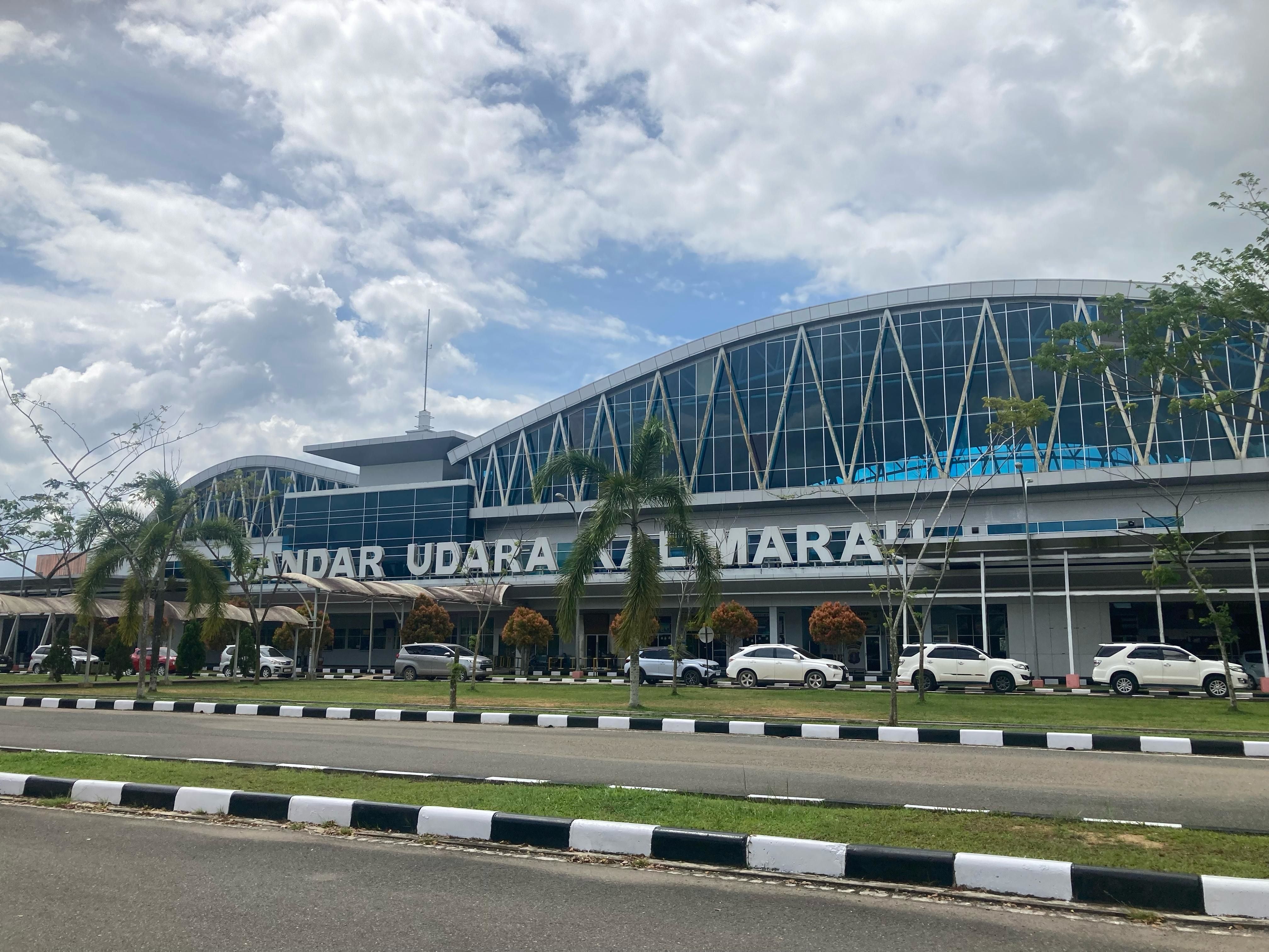 Foto Bandara Gedung Terminal Bandara Kalimarau