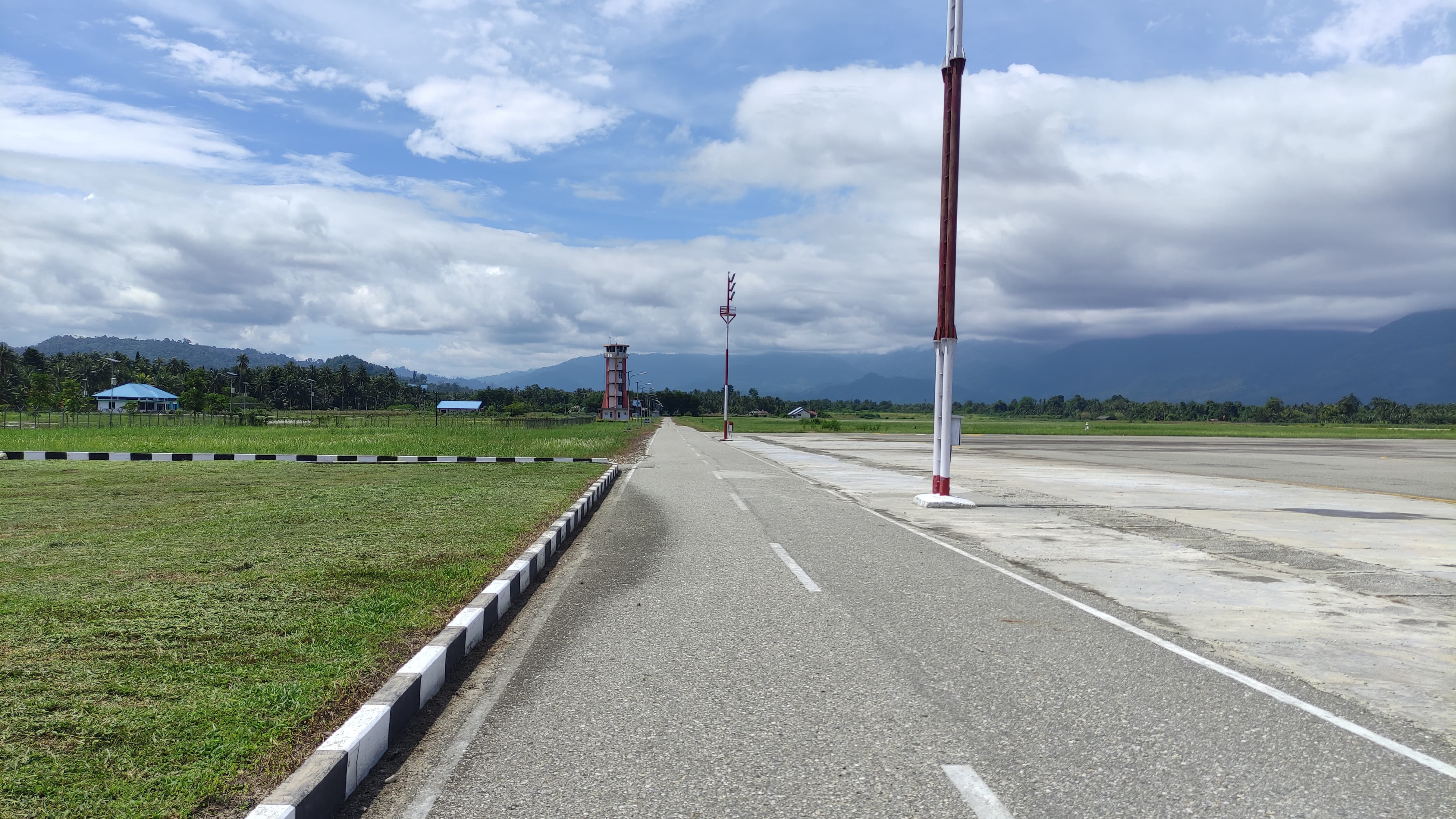 Foto Bandara Acces Road