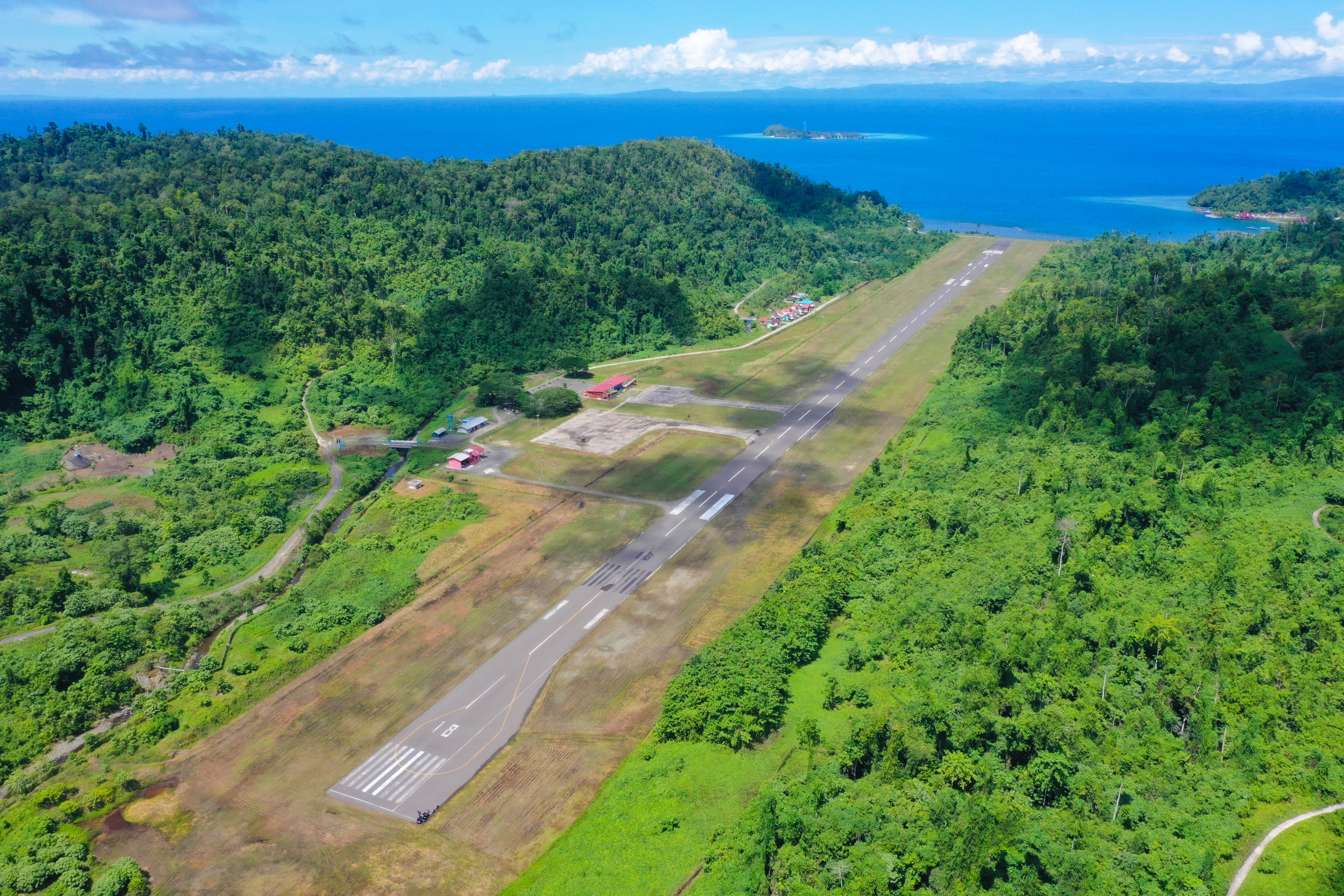 Foto Bandara Penampakan Bandar Udara Marinda dari Udara