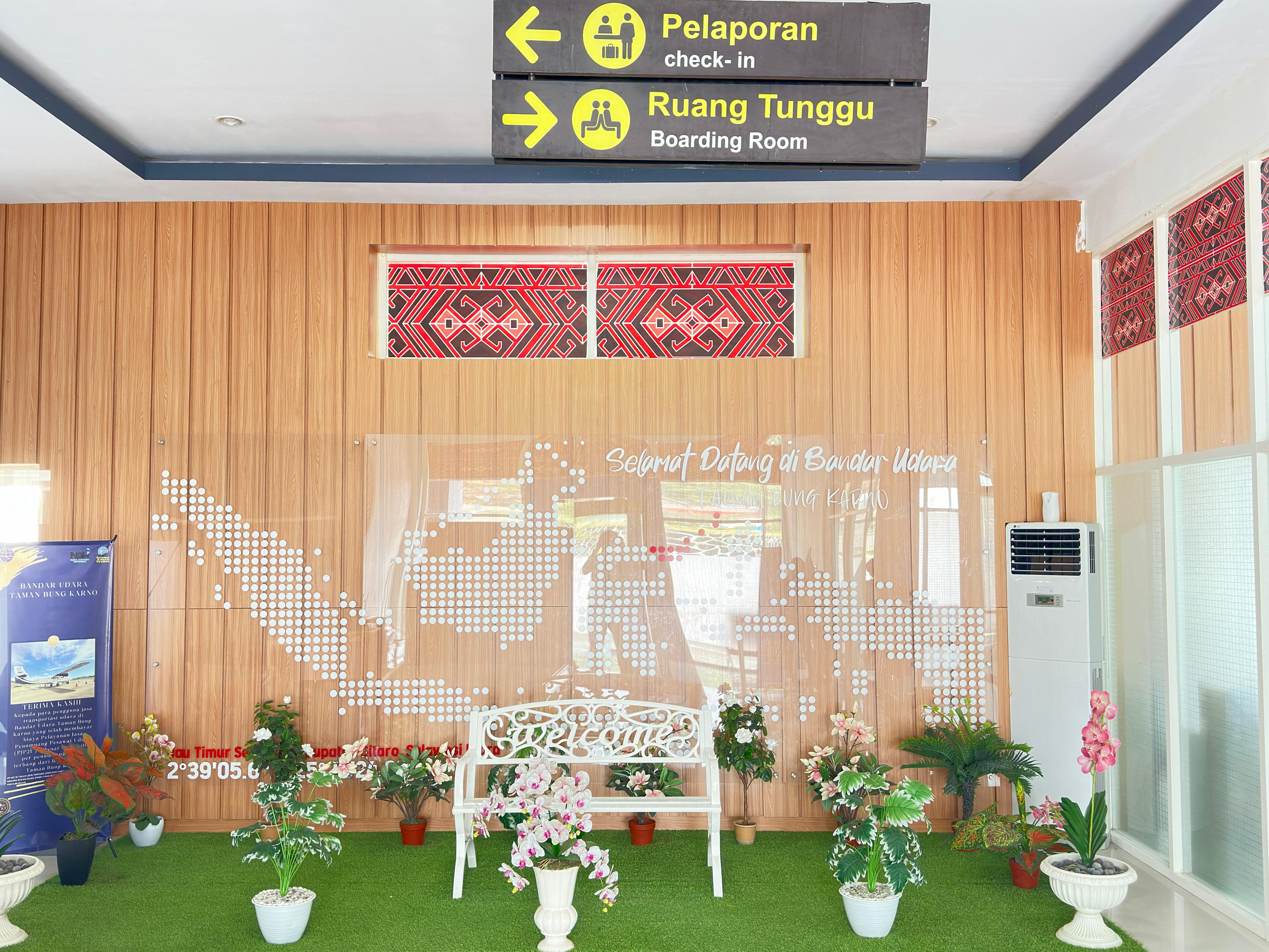 Foto Bandara Spot foto dalam terminal