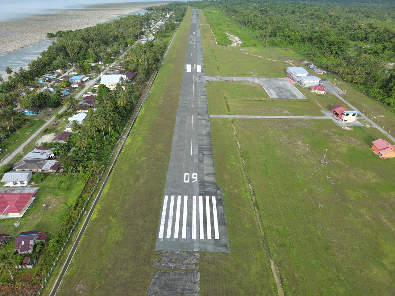 Foto Bandara Runway