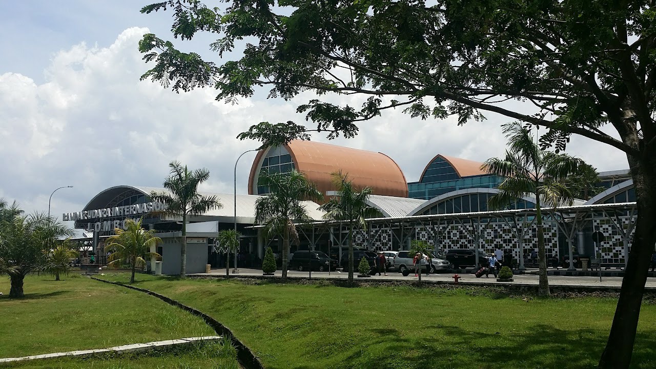 Foto Bandara Terminal Bandar Udara Zainuddin Abdul Madjid - Lombok