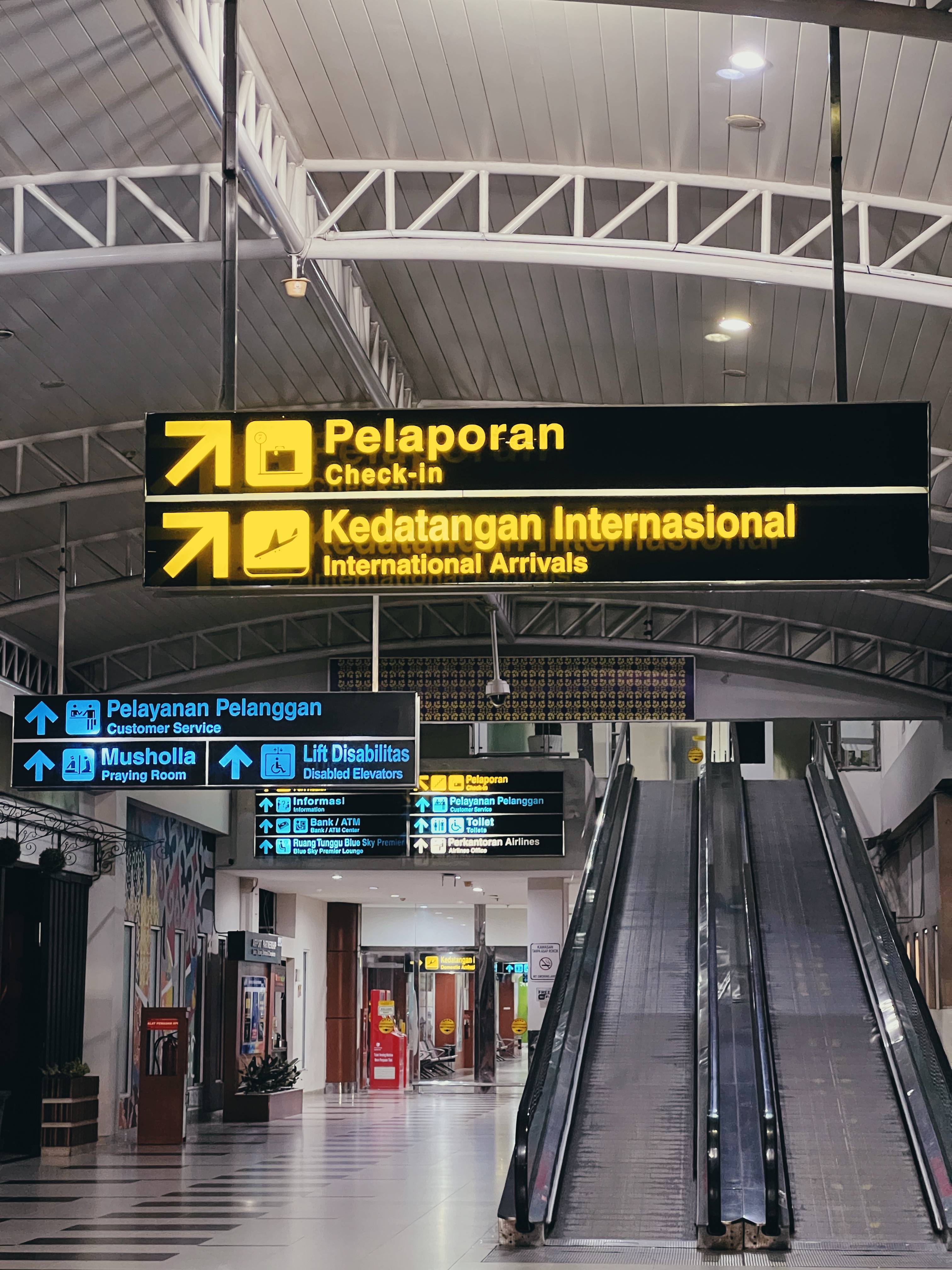 Foto Bandara Area Kedatangan Bandar Udara Sultan Syarif Kasim II - Pekanbaru