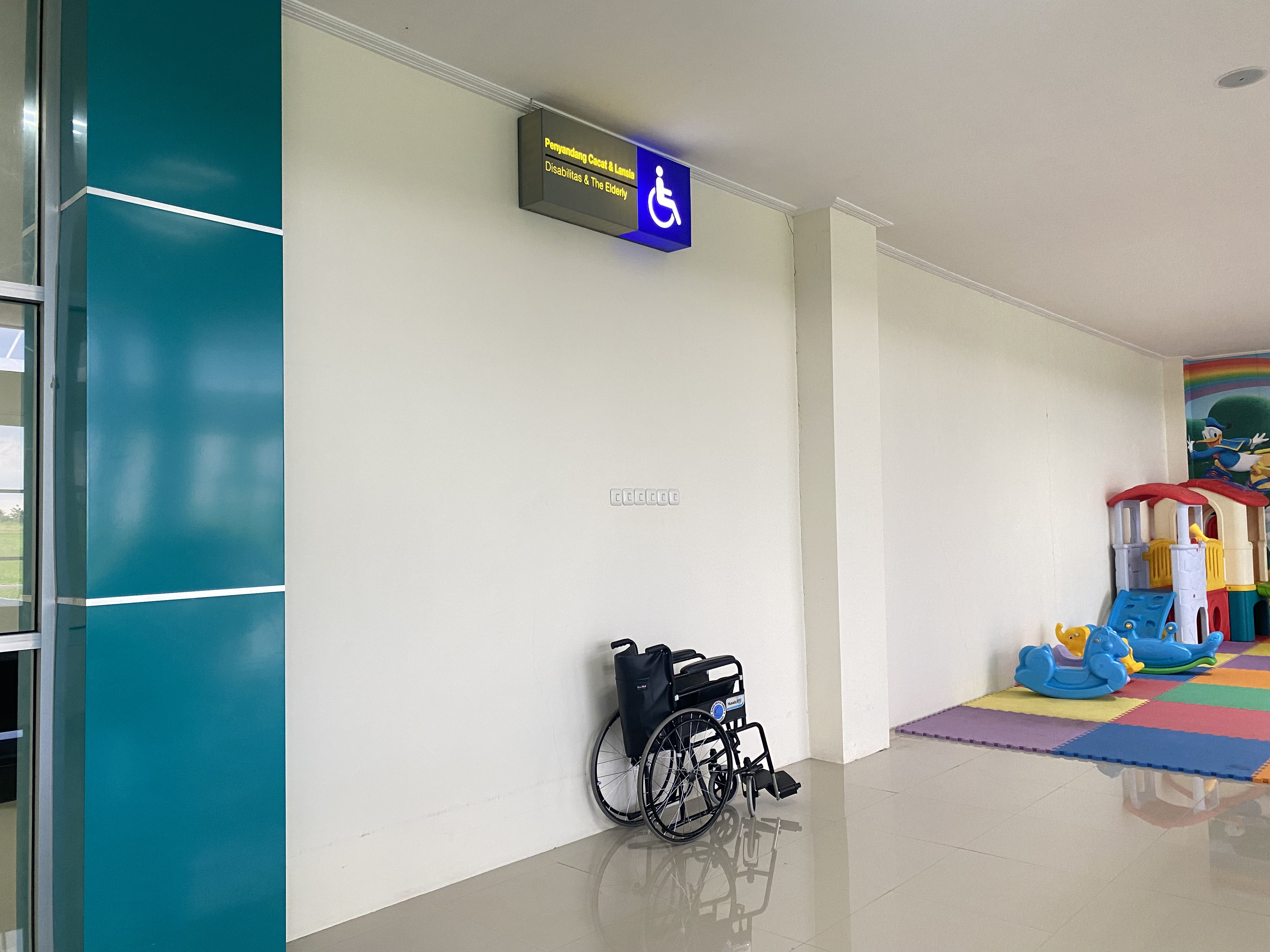 Foto Bandara Fasilitas Disabilitas