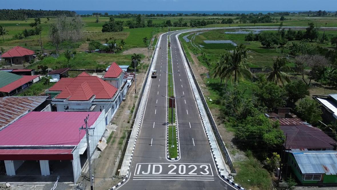 Foto Bandara Jalan akses menuju bandara bolmong