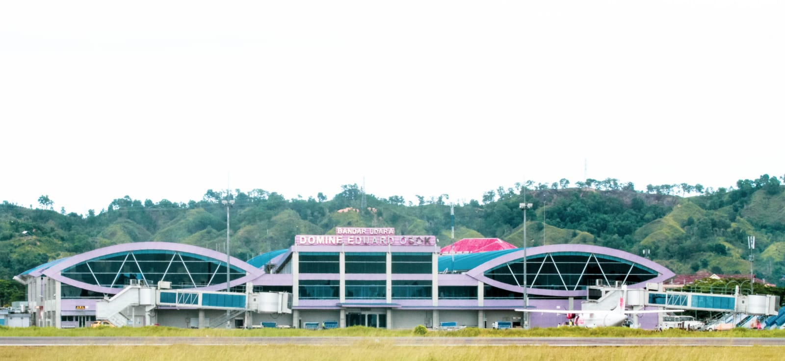 Foto Bandara Gedung Terminal Tampak Belakang