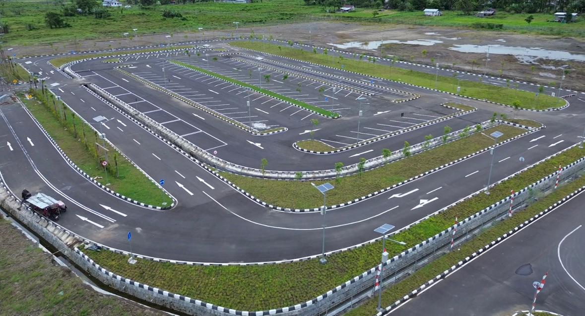 Foto Bandara Parkiran bandara bolmong