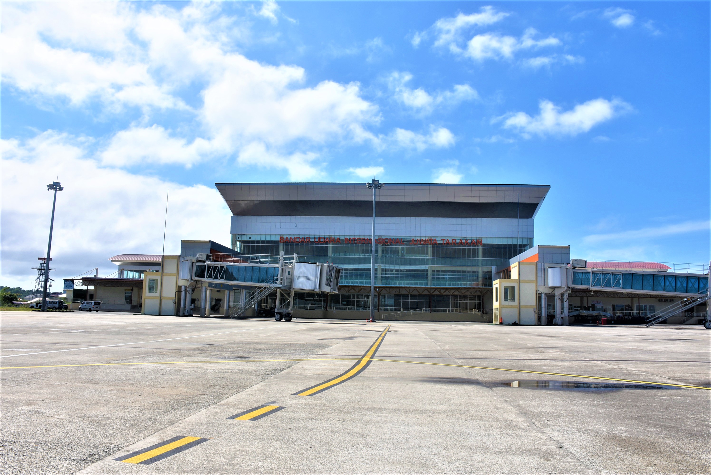 Foto Bandara TAMPAK GEDUNG TERMINAL