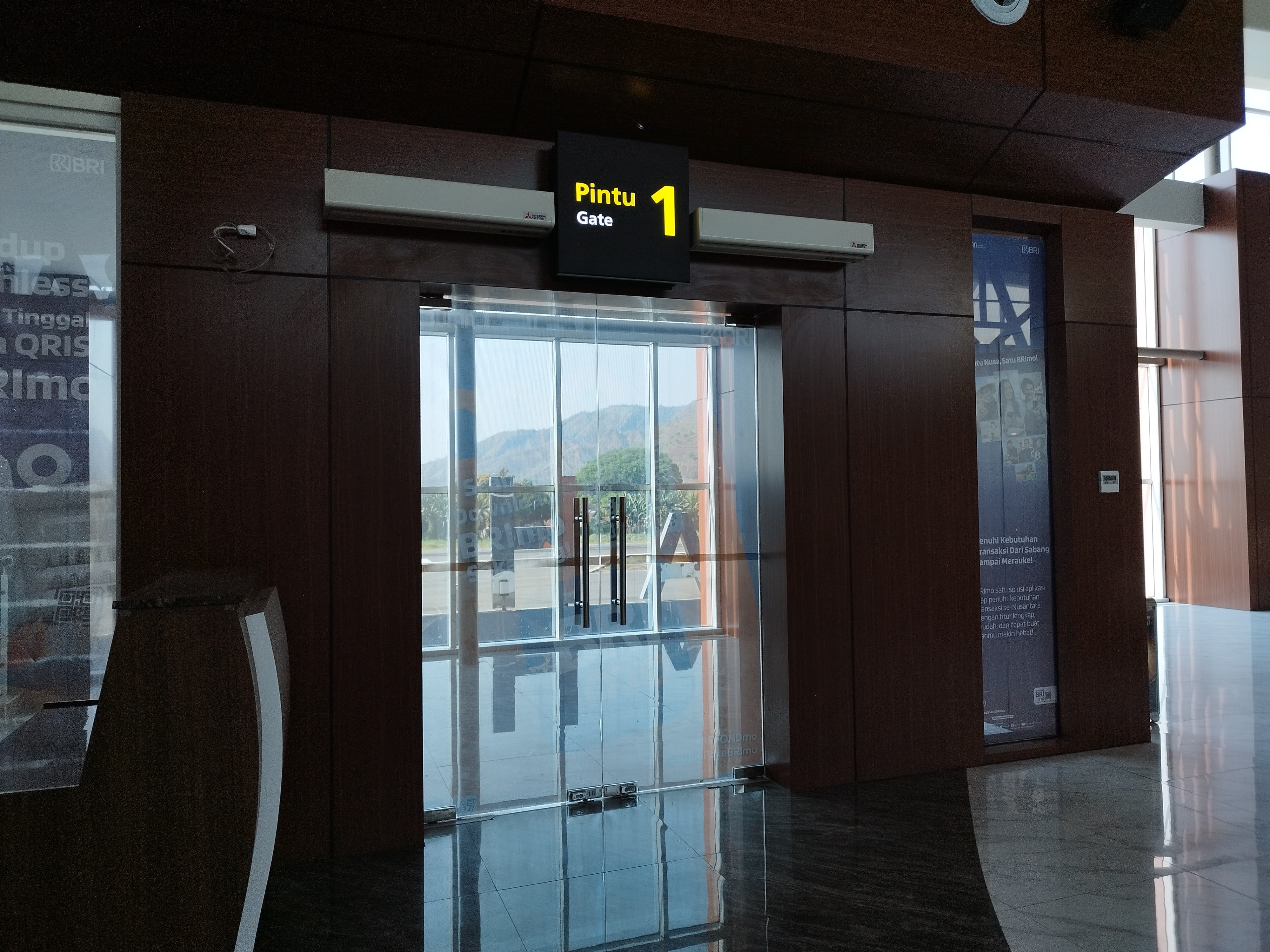 Foto Bandara Boarding Gate