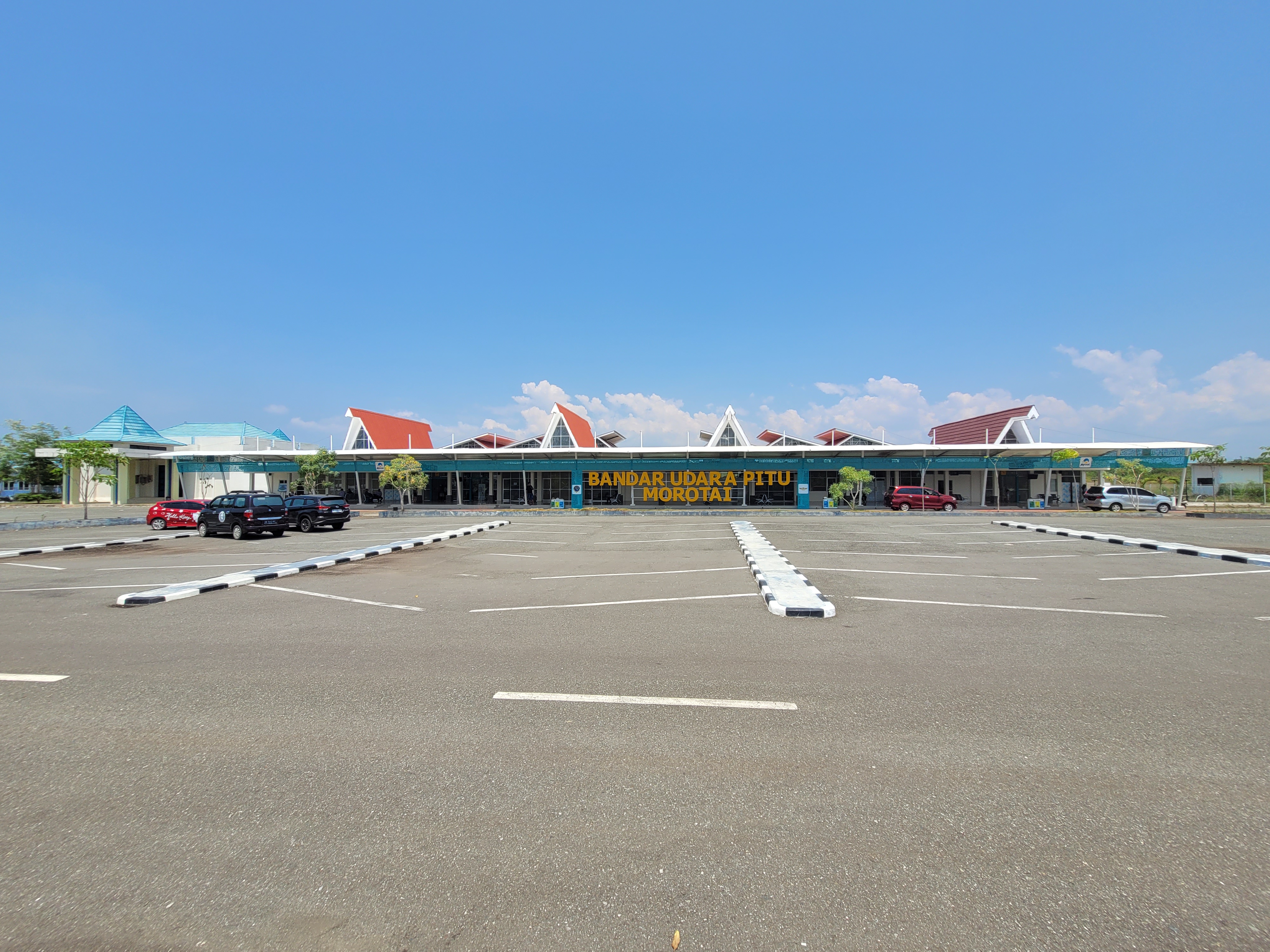 Foto Bandara Terminal tampak depan