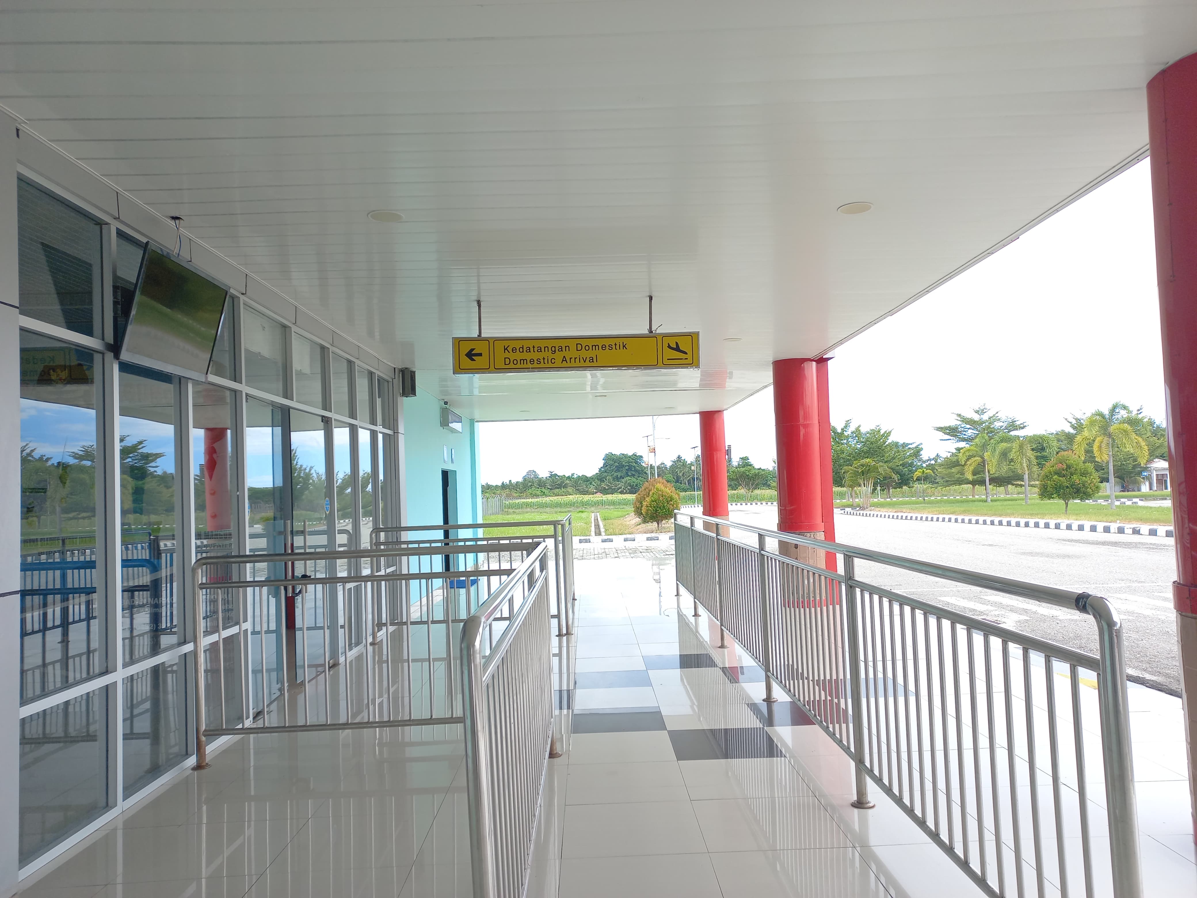 Foto Bandara Pintu Kedatangan